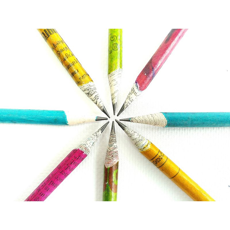 10 crayons en papier journal recyclé